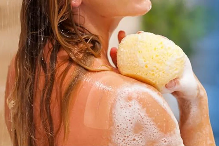 சிங்கப்பூர் நிறுவனம் ஆர்.என்.ஏ-ஆற்றல் கொண்ட தோல் நிற ஸ்கார் பேட்சை வெளியிட்டது